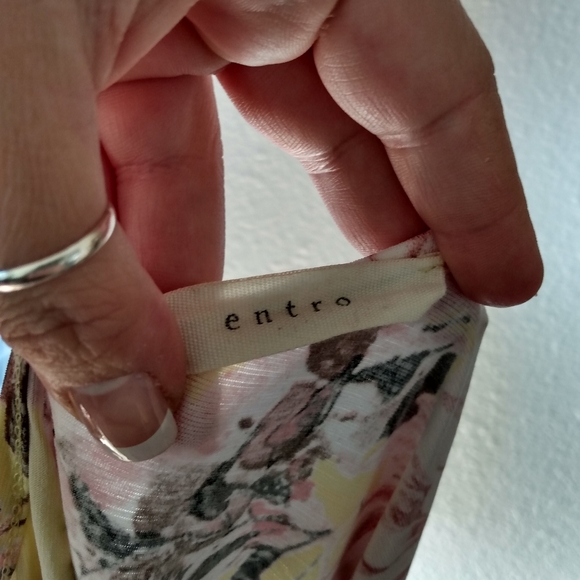 Entro Tank Top with Twist Detail - Picture 2 of 6